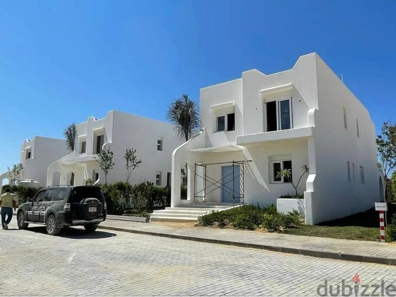 فيلا 138م للبيع بالتقسيط تطل على البحر مباشرة في الساحل الشمالي راس الحكمة villa 138m for sale in installments sea view North Coast ras el hekma 0