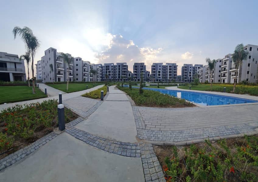 شقة للبيع 6 اكتوبر استلام فوري امام الاهرامات مباشرة كمبوند صن كابيتالApartment for sale in 6 October ready to move pyramids view Sun Capital Compound 12