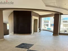 Office space 280 sqm in Bank Center