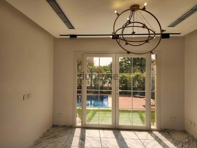 فيلا للبيع بسعر مميز كورنر فيو لاند سكيب في كمبوند سراي | S villa For Sale Special Price in Sarai New Cairo 1