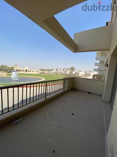 شقة غرفتين مطلة على الفاونتن في أب تاون كايرو للبيع Uptown Cairo - Emaar Misr.