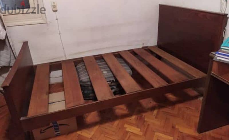 سرير خشب زان عمولة بحالة ممتازة بدون مولة 0