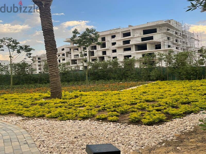 Resale V Residence Apartment with garden fully finished ready to move very prime location with the lowest price in the market 5