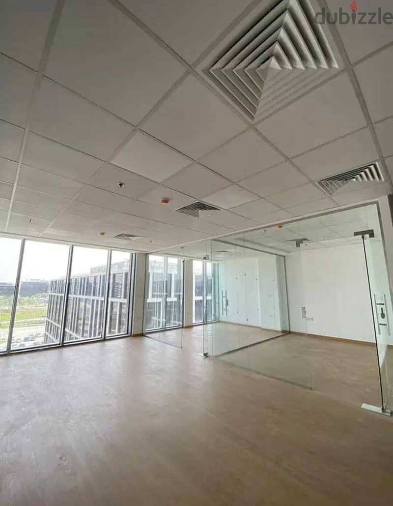 مكتب برايم لوكيشن للبيع في بيج ديستركت كمبوند ستون بارك التجمع الخامس Very prime location Office for sale in Big Business District Fifth Settlement 5