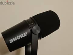 Shure MV7 Podcast Microphone مايك