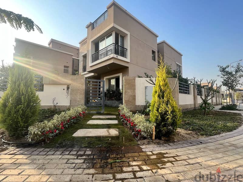 under market price special villa 3th floors in taj city villas phase / أقل سعر واقرب استلام في تاج سيتي مرحلة فلل فقط أمام بوابة مطار القاهرة الدولي 8