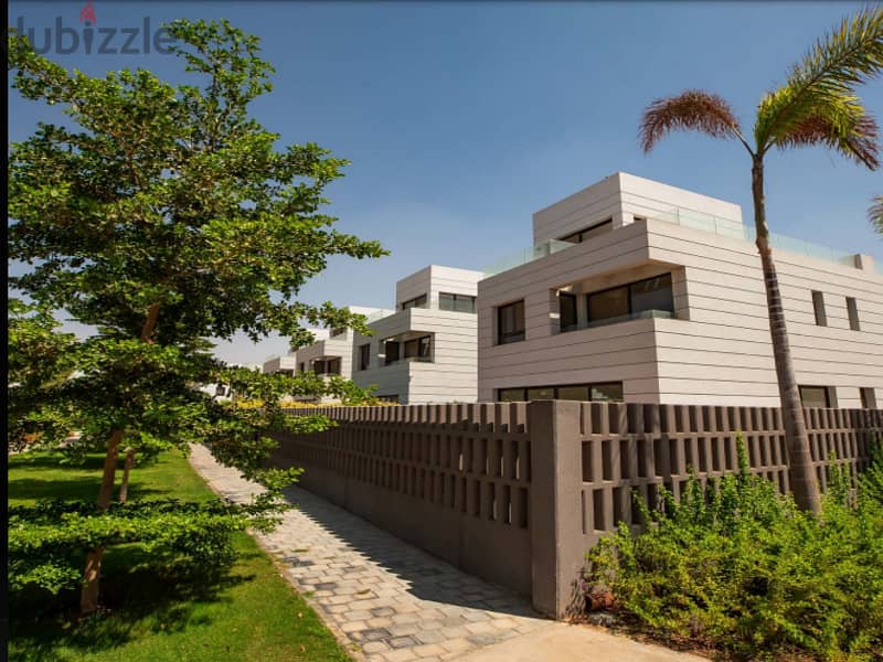 Distinctive villa for sale in Al Burouj Compound 0% down payment In installments over the longest payment Plan - Prime Location 5
