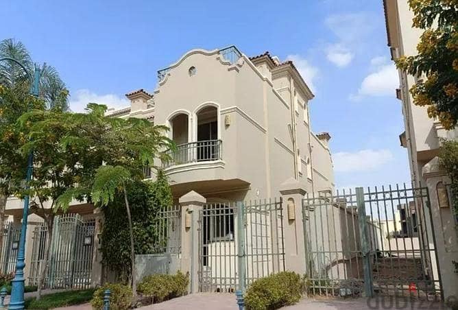 Ready to move Town villa for sale in El Sherouk La Vista Patio 5 East with installments 208m  باتيو 5 لافيستا الشروق 0