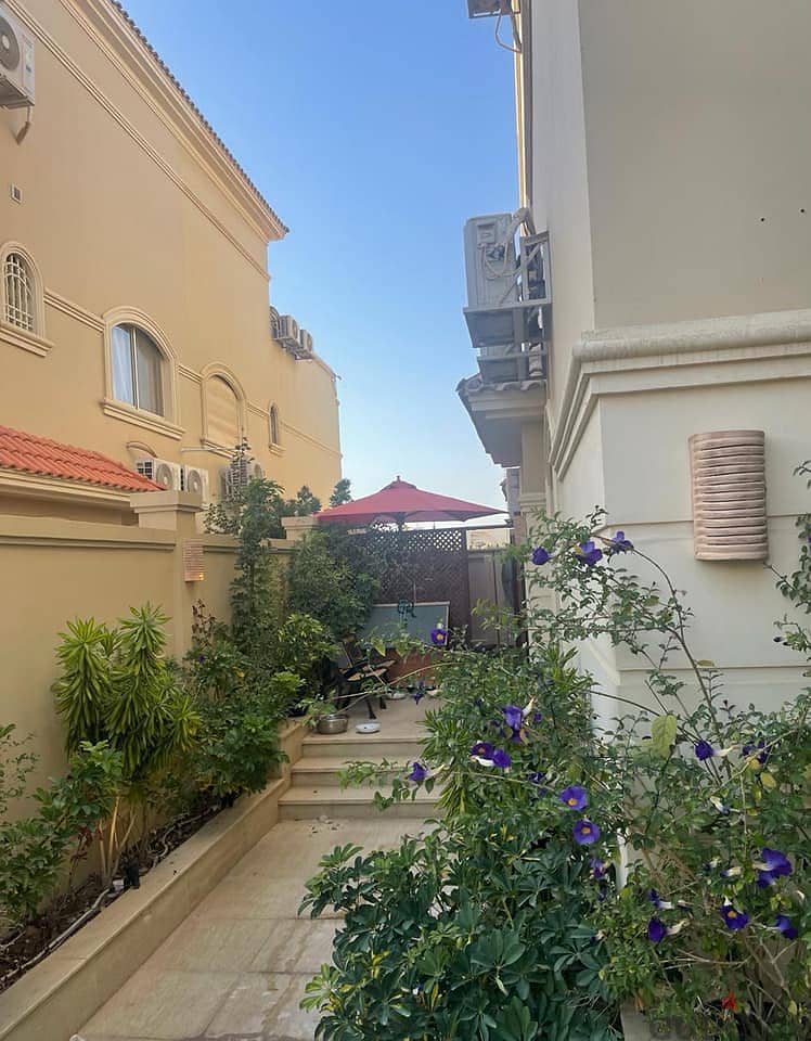 كلاسيك توين هاوس بـ كاش : 10مليون جنيه في لافيستا برايم بوار الجامعه البريطانية / Twin corner for sale in a vista el patio with cash 10M 1