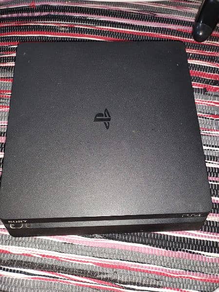 PS4 slim 500 1