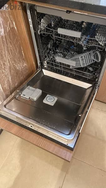 مطبخ HPL للبيع لم بستخدم شامل dishwasher built in و حوض تركى 5