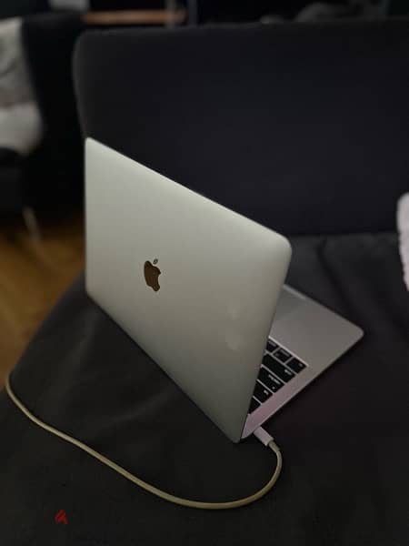 Macbook 2017 (Non-Touchbar) 1