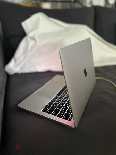 Macbook 2017 (Non-Touchbar) 2