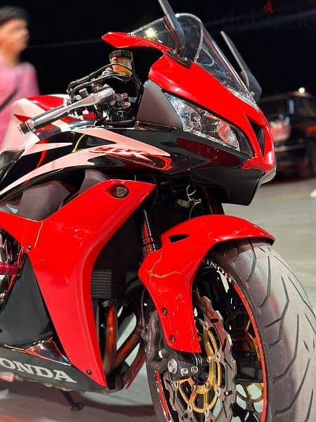 بسم الله ماشاءالله 
للبيع
موديل 600RR 2007 0