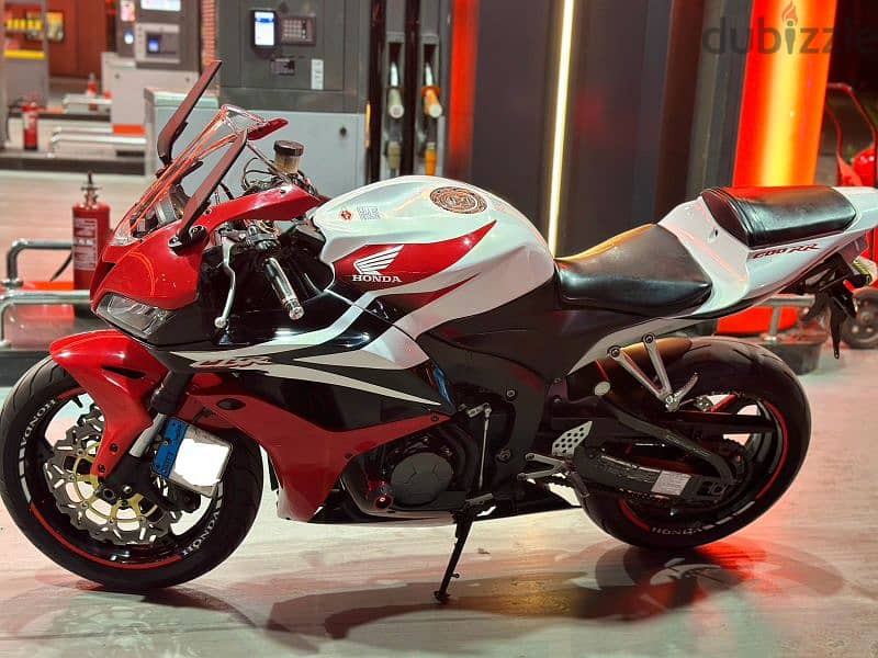 بسم الله ماشاءالله 
للبيع
موديل 600RR 2007 3