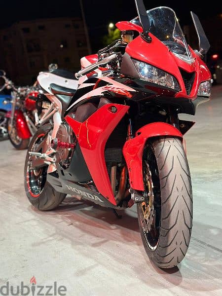 بسم الله ماشاءالله 
للبيع
موديل 600RR 2007 8