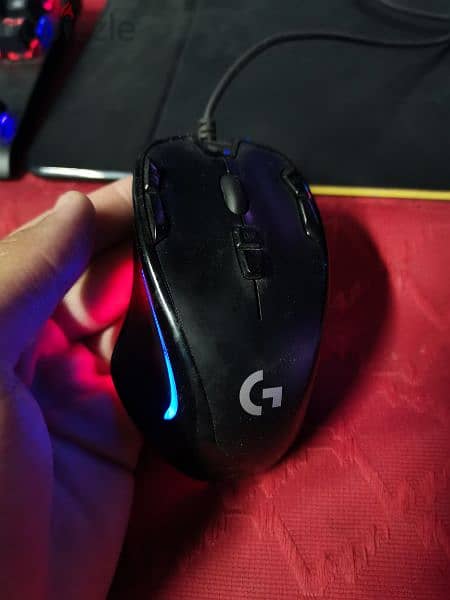 gaming logitech mouse with FREE (mousepad with wireless charger) 2