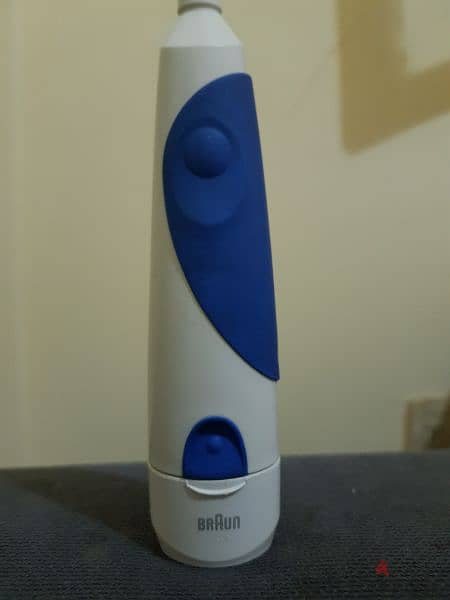 Braun Electronic Toothbrush 1