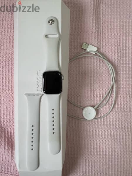 Apple Watch Series 6 (40mm) in silver 1