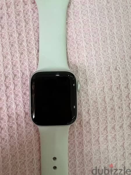 Apple Watch Series 6 (40mm) in silver 2