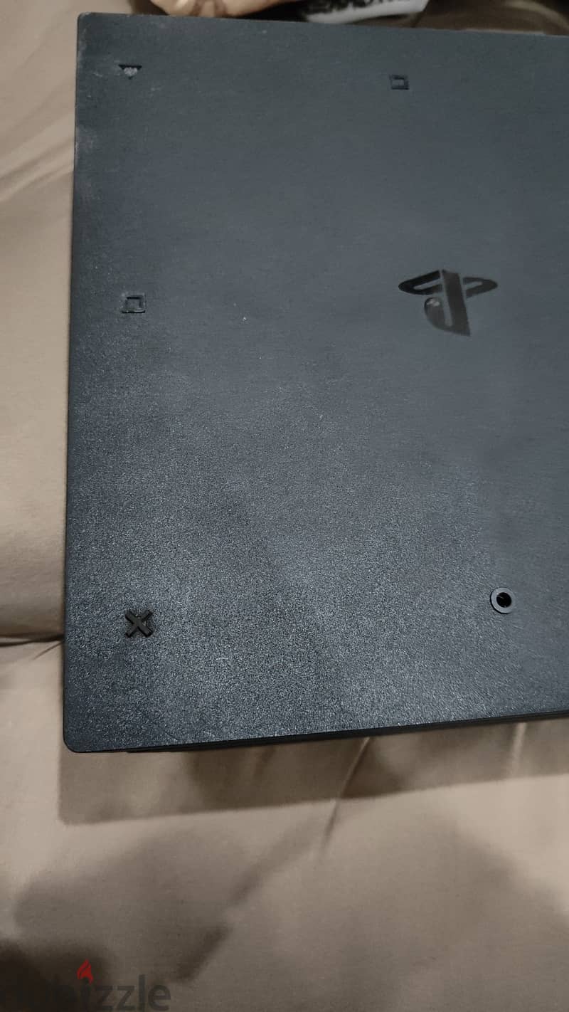 بلاي ستيشن 4 برو ، Playstation 4 pro بسعر 12000  قابل للتفاوض البسيط 5