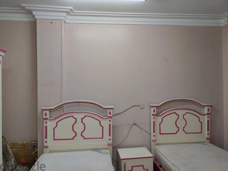 غرفة نوم اطفال ٢سرير ودولاب وواحد كوميدينو و٢ مرتبة 3