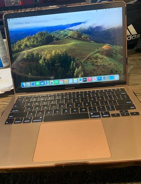 Macbook Air M1 GOLD in Mint Condition 94% Battery 0