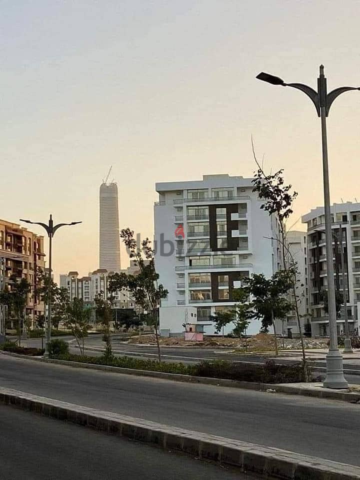 Immediate receipt of apartment 165m in installments over 10 years in view of the iconic tower in the administrative capital 5