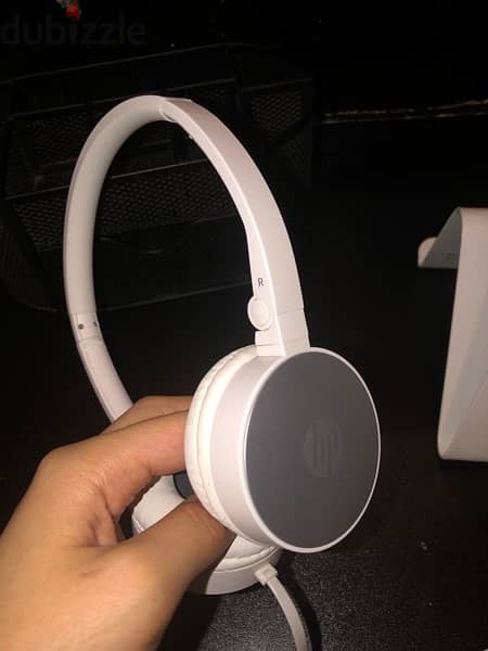HP Headphones سماعات hp بالسنادة Ikea 7