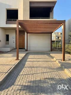 for sale town house corner in wood ville 0