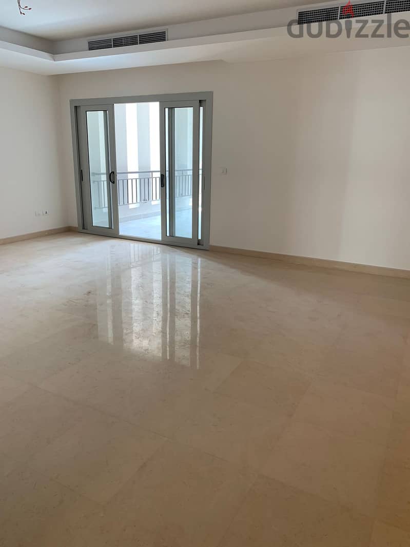 3 bedrooms apartment 200m for rent with AC's , kitchen with Appliances in Cairo festival city شقه 3 غرف للايجار ب كايروفيستيفال سيتي نص مفروش بالاجهزه 2