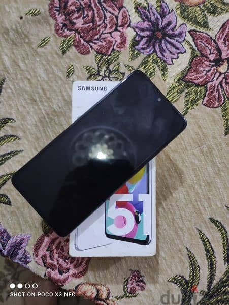 samsung a51 with box مساحه128 ورامات6 بروسيسور Exynos 9611 السعر نهائي 0