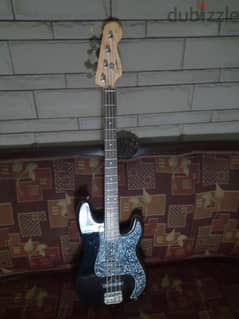 Squier Fender p-bass جيتار بيس
