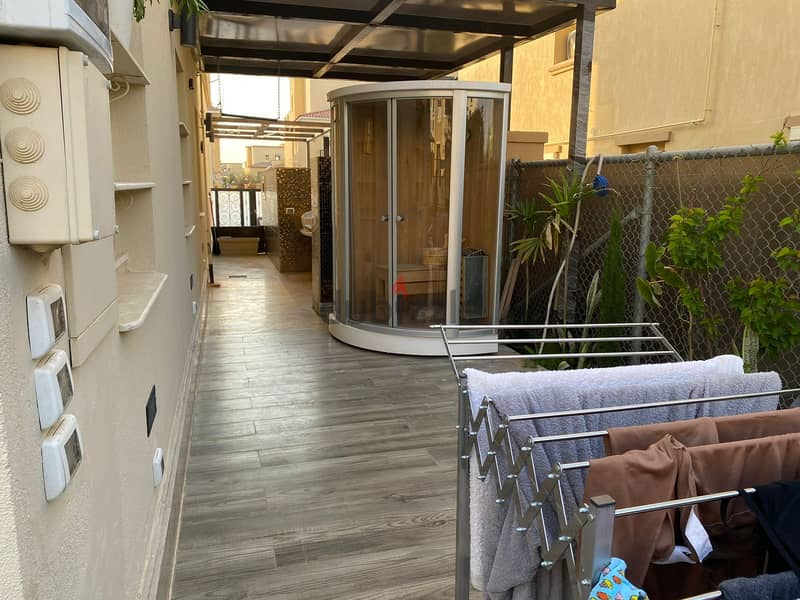 Twinhouse for rent in mivida / Side park 4 5