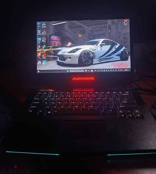 dell alienware laptop gaming for sell with original  bag 0