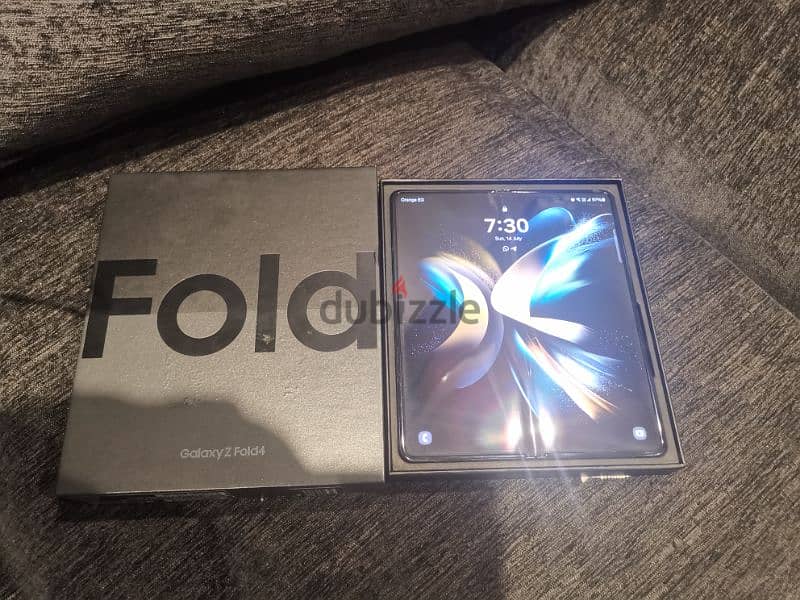 Samsung Z fold 4 256 gb ram 12 gb 9