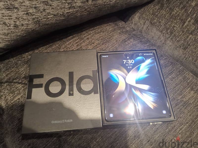 Samsung Z fold 4 256 gb ram 12 gb 10