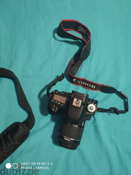 camera canon 80D كاميرا كانون و عدسة و حاملين وشنطة 12