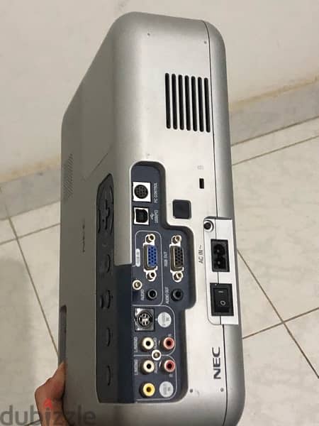 projector nec VT560 1