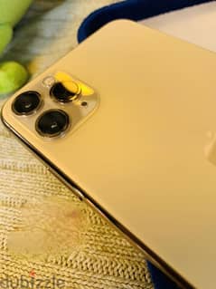 iphone 11 Pro Max للبيع ومعاه هدايا