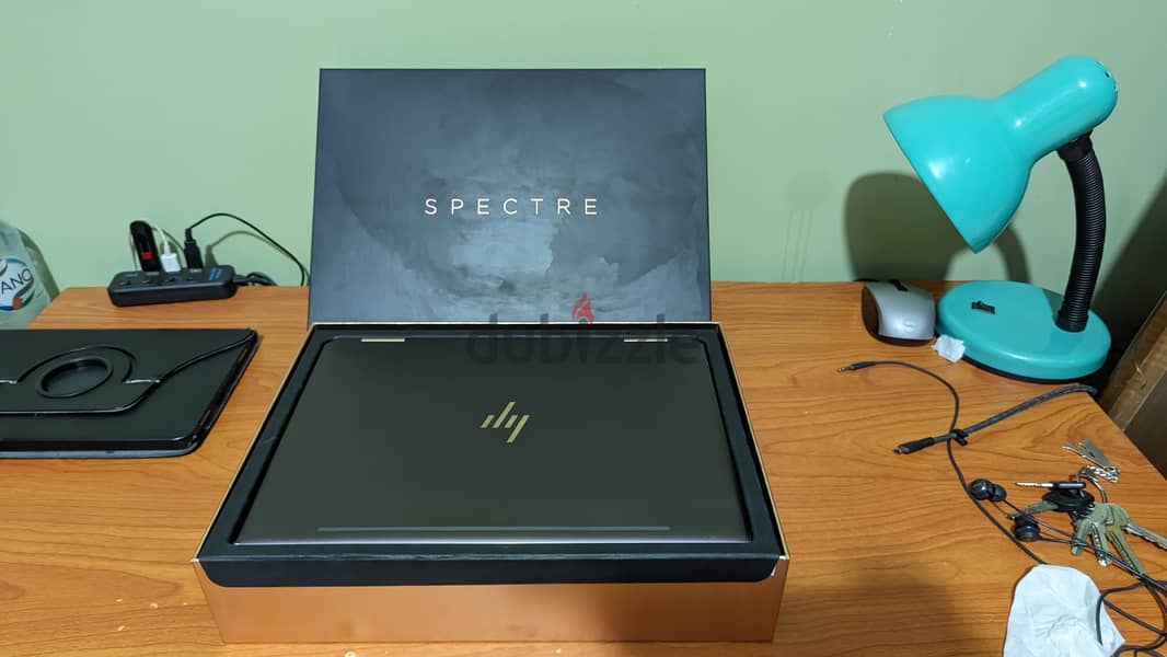 HP Spectre 13 x360  i7-8565U Convertible 512g 16ram 9