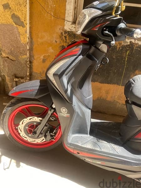 اسكوتر ڤيجوري stplus 200cc رخصه سنتين ونص مرور حدائق الاهرام استعمال ك 1