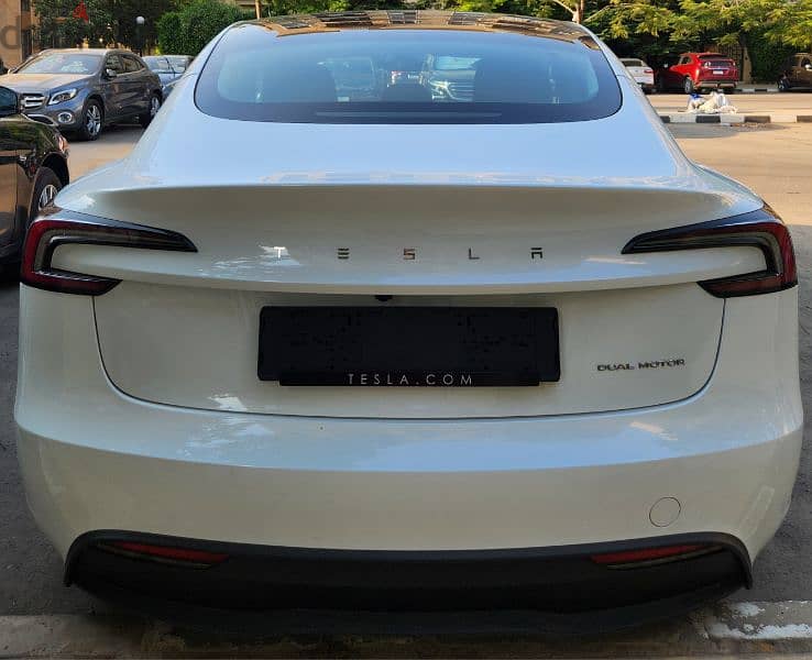 Tesla Model 3 2024 3