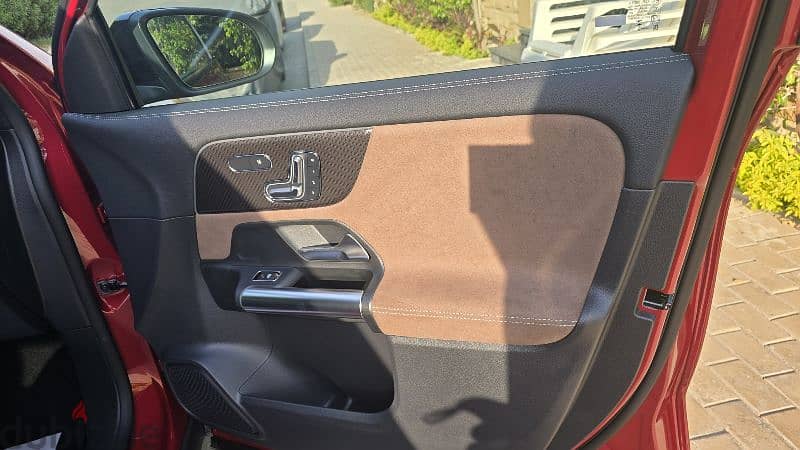 Mercedes GLA 200 2024 BROWN INTERIOR 8