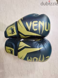 venum boxing gloves 0