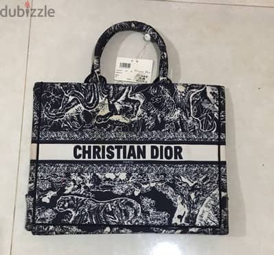 CHRISTIAN DIOR