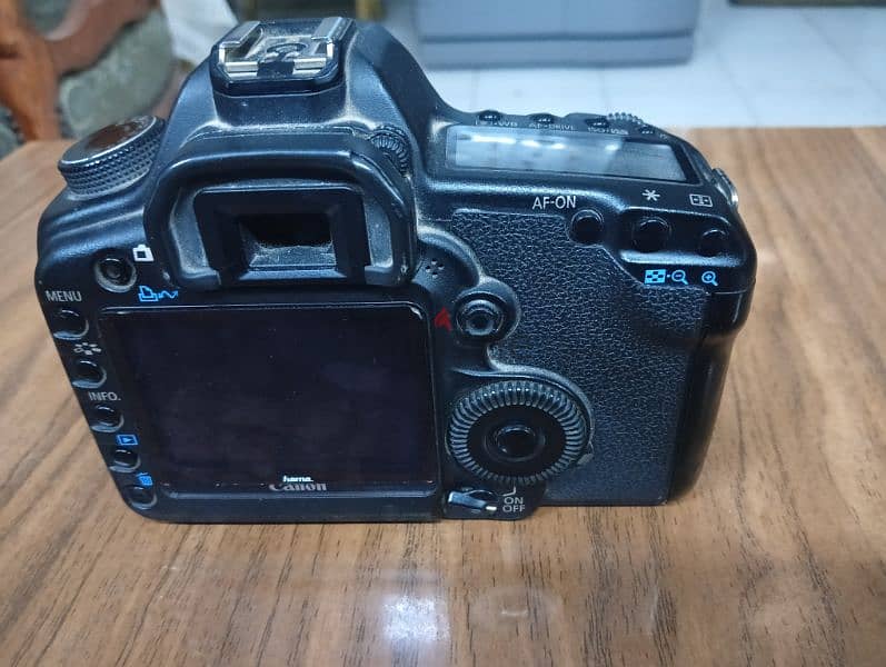 كاميرا كانون 5d mark ii للبيع + البطاريات و الشاحن 3