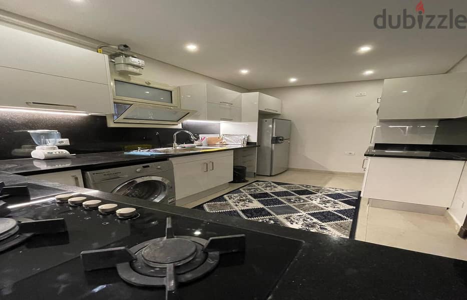 شقة للايجار في 90 افينيو بالفرش كامل مطبخ + تكيفات 90 Avenue 3