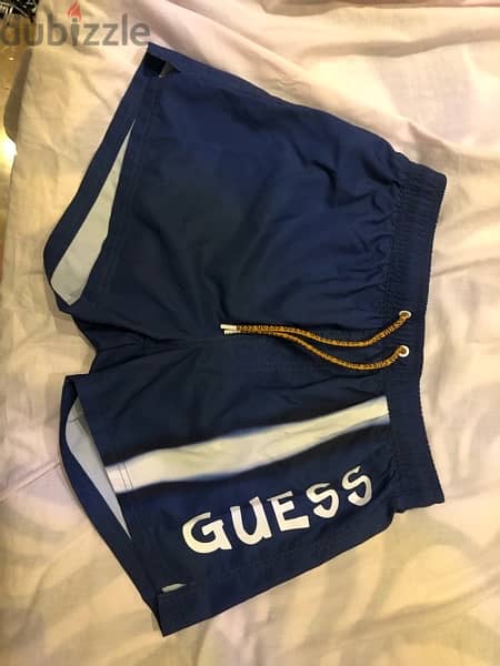 مايوه guess مقاس small جديد بالتيكيت 0