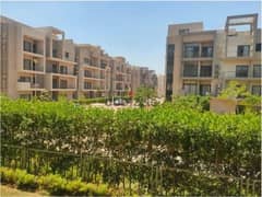 Apartment 250m garden90m fully finished  direct view on landscape in compound fifth square with down payment and installments
